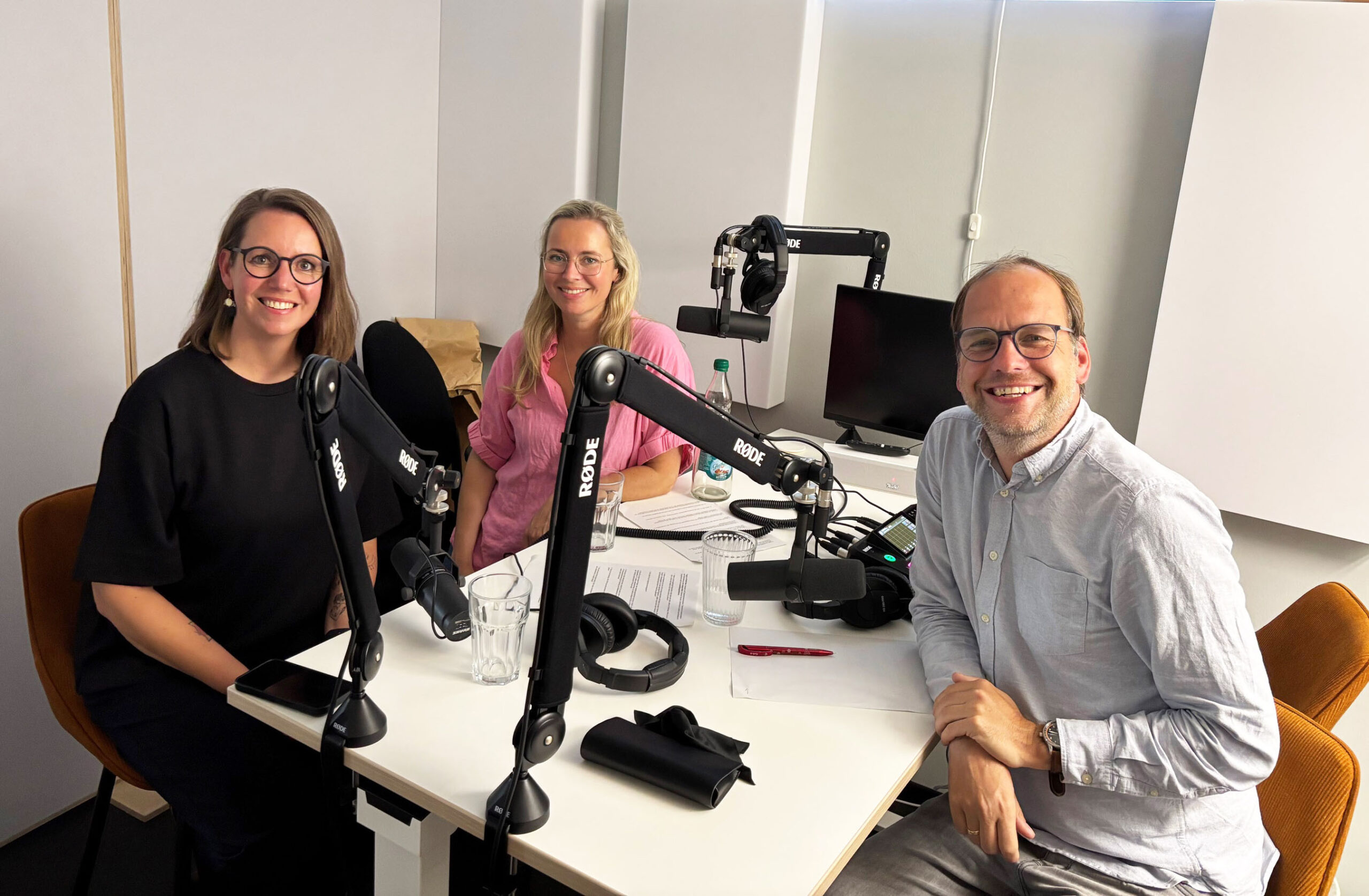 Die Ausbildungslotsinnen im Wellenrauschen Studio Warnemünde. #podcastproduktion
